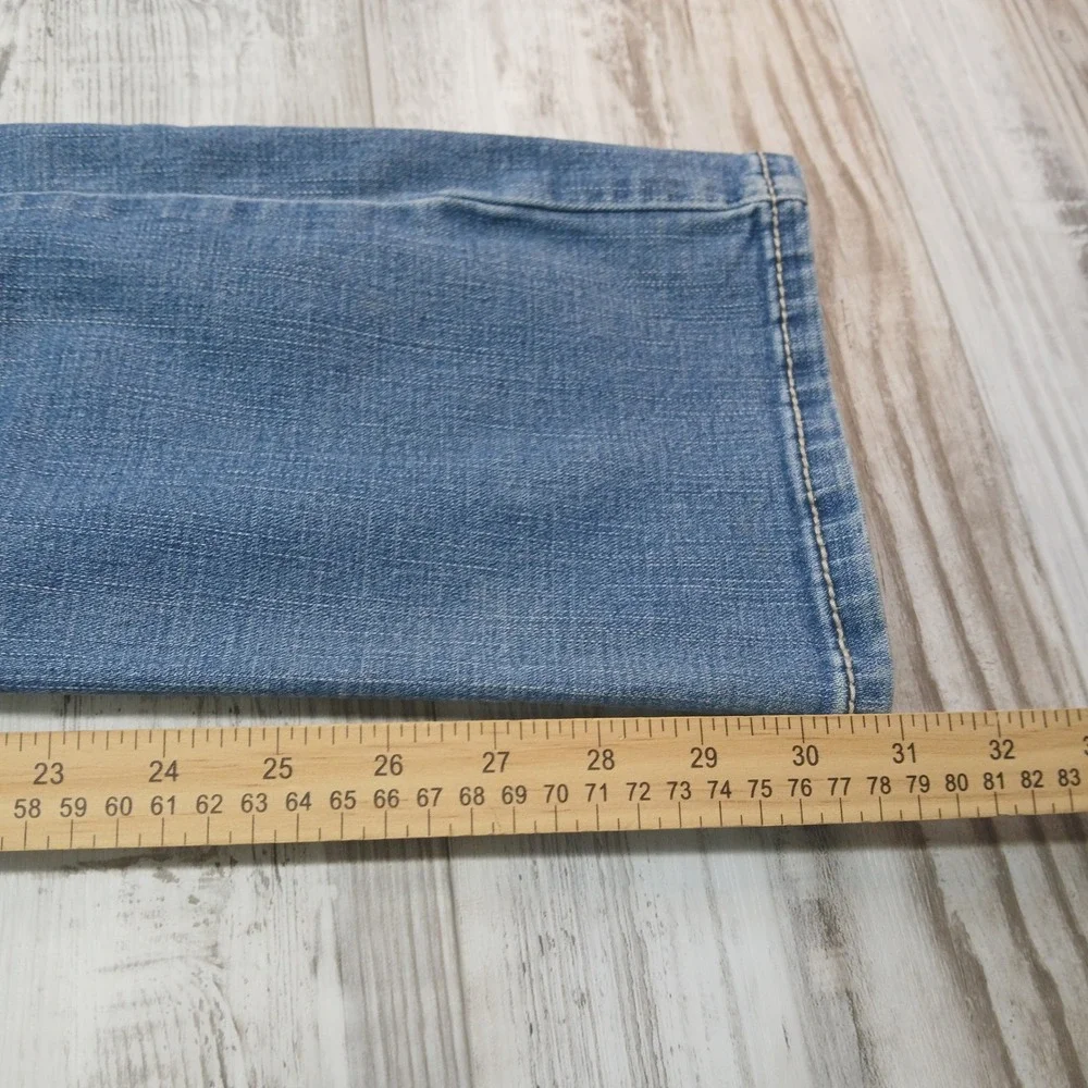 Wrangler Women's Light Wash Bootcut Jeans